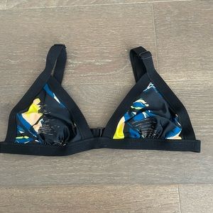 Volcom bikini top size medium! NWOT